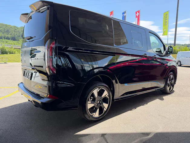 Ford Tourneo Bus 320 L1H1 Sport Automat 4x4