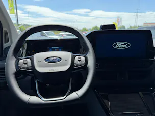 Ford Tourneo Bus 320 L1H1 Sport Automat 4x4
