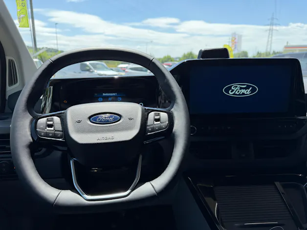 Ford Tourneo Bus 320 L1H1 Sport Automat 4x4