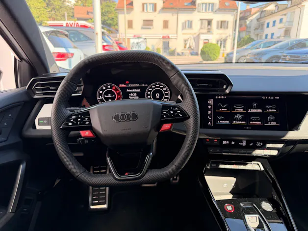 Audi RS3 SPORTBACK 2.5 400 PS TFSI QUATTRO *** RS-SCHALENSITZE & CARBON EXTERIEUR ***