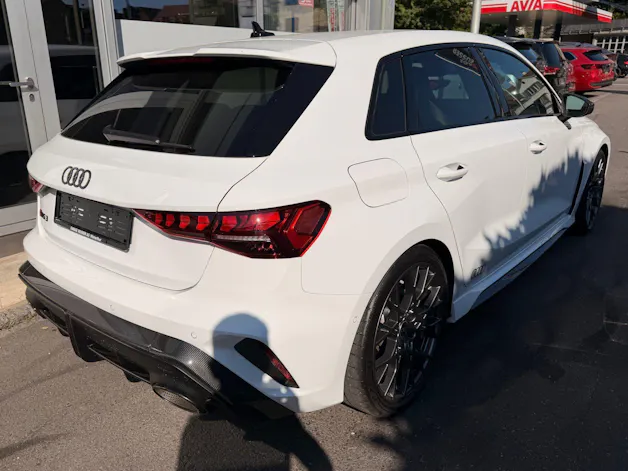 Audi RS3 SPORTBACK 2.5 400 PS TFSI QUATTRO *** RS-SCHALENSITZE & CARBON EXTERIEUR ***