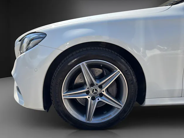 Mercedes-Benz E 200 AMG Line 4Matic 9G-Tronic