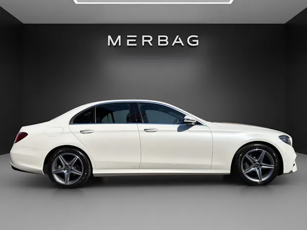 Mercedes-Benz E 200 AMG Line 4Matic 9G-Tronic