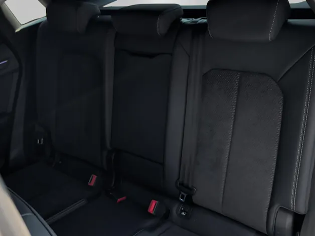 Audi Q3 35 TFSI S line Attraction S-tronic