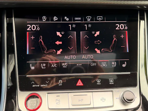 AUDI RS Q8 PERFORMANCE 4.0 TFSI QUATTRO *** FACELIFT & VOLLAUSSTATTUNG ***