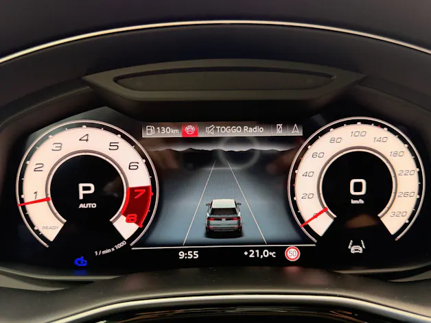 AUDI RS Q8 PERFORMANCE 4.0 TFSI QUATTRO *** FACELIFT & VOLLAUSSTATTUNG ***