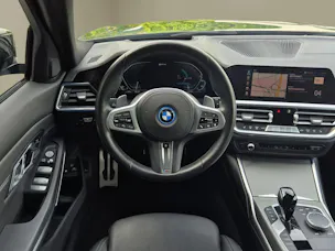 BMW 330e x DriveTouring M Sport Steptronic