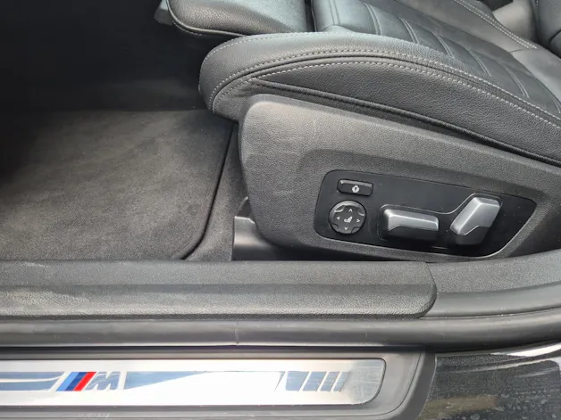 BMW 330e x DriveTouring M Sport Steptronic