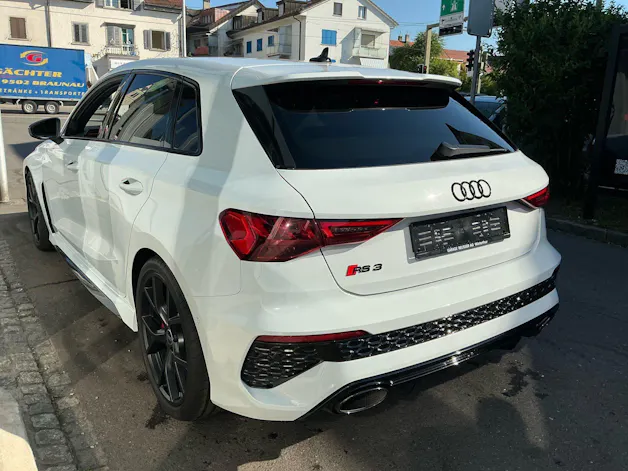 AUDI RS3 SPORTBACK 2.5 400 PS TFSI QUATTRO *** ABSOLUTE TOP AUSSTATTUNG & PANORAMAGLASDACH ***