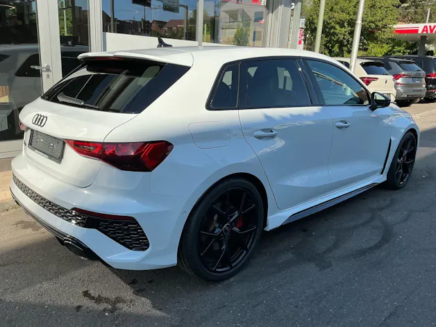 AUDI RS3 SPORTBACK 2.5 400 PS TFSI QUATTRO *** ABSOLUTE TOP AUSSTATTUNG & PANORAMAGLASDACH ***