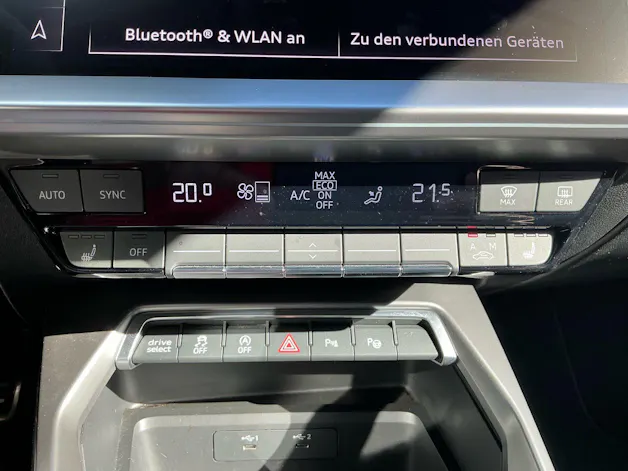 AUDI RS3 SPORTBACK 2.5 400 PS TFSI QUATTRO *** ABSOLUTE TOP AUSSTATTUNG & PANORAMAGLASDACH ***