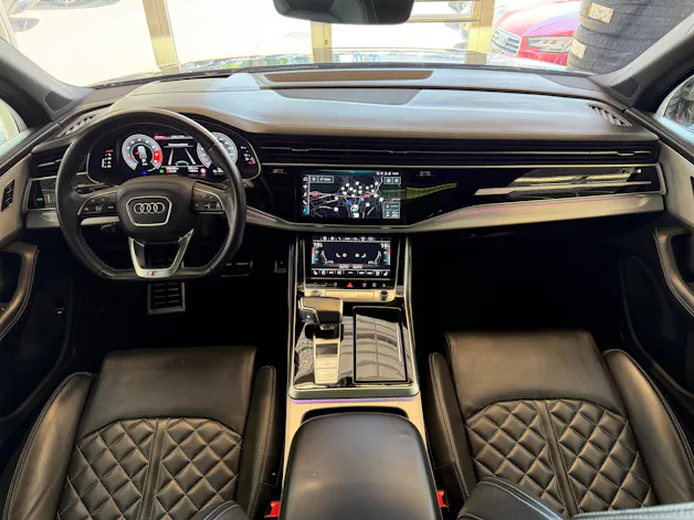 Audi Q7 55 TFSI S Line quattro | CH | NP: 150K | Alle Service | AHK | Pano | Standhei. | Matrix | 22" | 7 Sitzer |