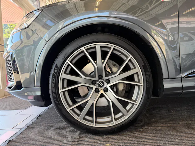 Audi Q7 55 TFSI S Line quattro | CH | NP: 150K | Alle Service | AHK | Pano | Standhei. | Matrix | 22" | 7 Sitzer |