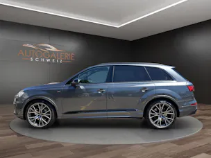 Audi Q7 55 TFSI S Line quattro | CH | NP: 150K | Alle Service | AHK | Pano | Standhei. | Matrix | 22" | 7 Sitzer |