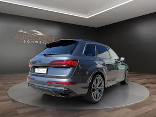 Audi Q7 55 TFSI S Line quattro | CH | NP: 150K | Alle Service | AHK | Pano | Standhei. | Matrix | 22" | 7 Sitzer |