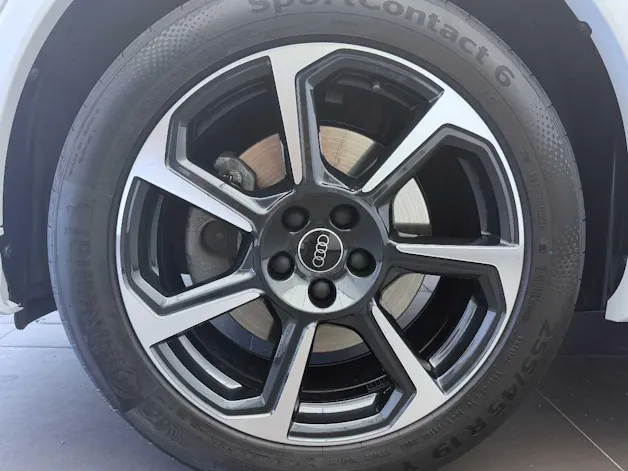 Audi Q3 45 TFSI S line quattro S-tronic