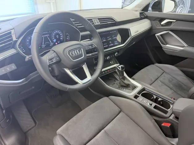 Audi Q3 45 TFSI S line quattro S-tronic