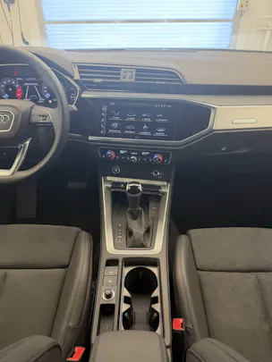 Audi Q3 45 TFSI S line quattro S-tronic