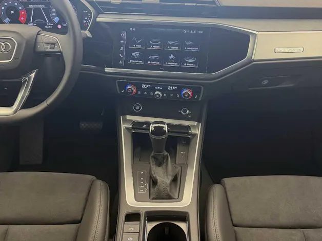 Audi Q3 45 TFSI S line quattro S-tronic