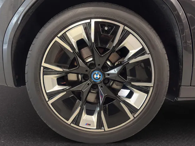 BMW iX3 IMPRESSIVE