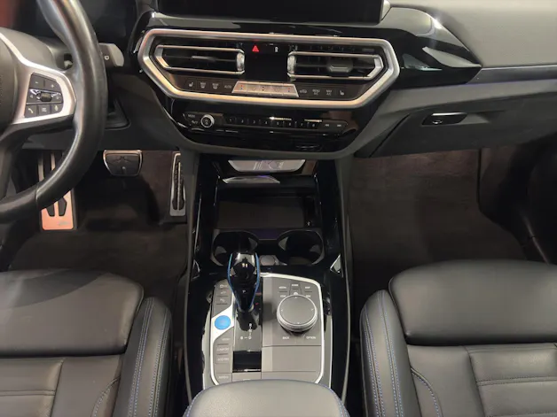 BMW iX3 IMPRESSIVE