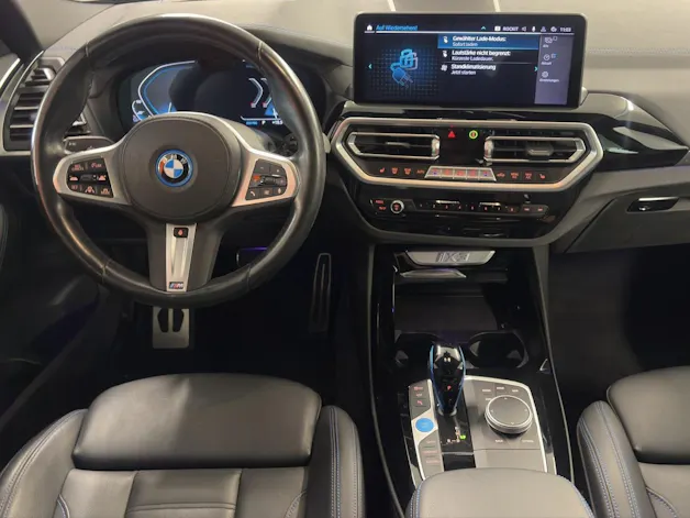 BMW iX3 IMPRESSIVE