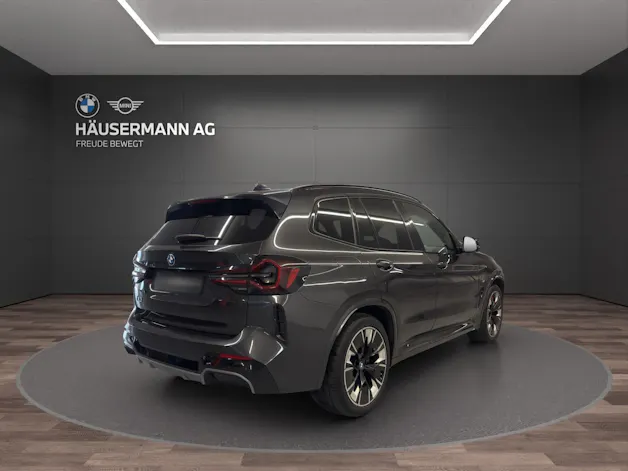 BMW iX3 IMPRESSIVE