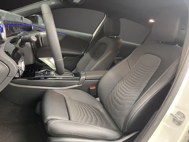 Mercedes-Benz A 250 e Kompaktlimousine with EQ Hybrid