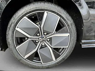 VW Golf Variant 1.5 eTSI mHEV R-Line