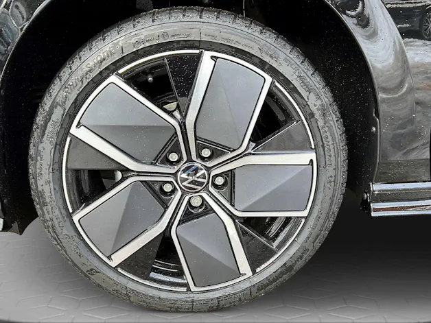 VW Golf Variant 1.5 eTSI mHEV R-Line