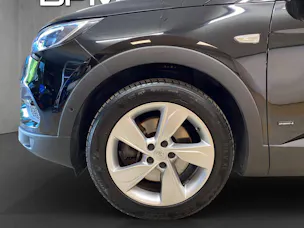 OPEL Grandland X 1.6 Hybrid4 Ultimate Automatik