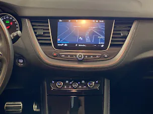 Opel Grandland X 1.6 Hybrid4 Ultimate Automatik
