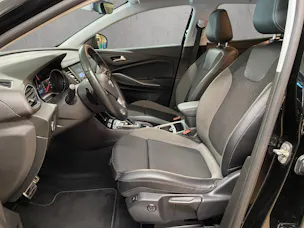 OPEL Grandland X 1.6 Hybrid4 Ultimate Automatik