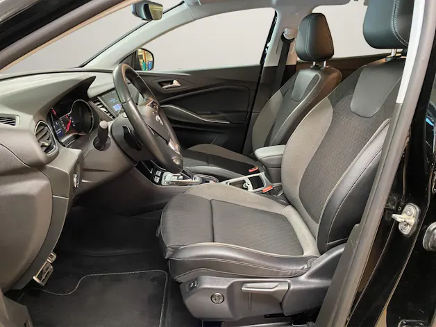OPEL Grandland X 1.6 Hybrid4 Ultimate Automatik