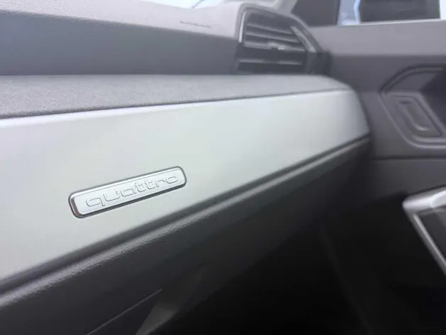 Audi Q3 45 TFSI S line quattro S-tronic