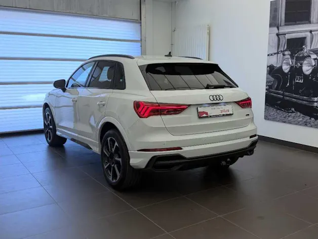 Audi Q3 45 TFSI S line quattro S-tronic