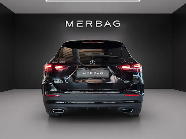 Mercedes-Benz GLA 250 4Matic Swiss Star