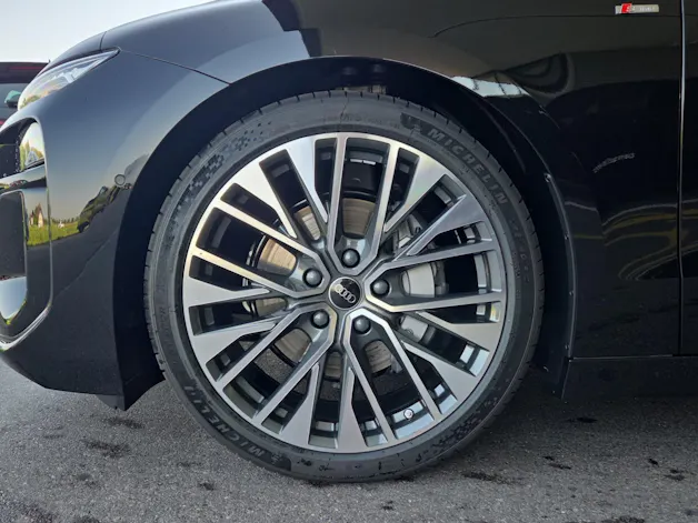 Audi A6 Avant e-tron quattro