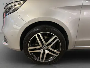 Mercedes-Benz V 250 d lang 4M / Sport / AHK 2500 kg / 360 Grad Kamera