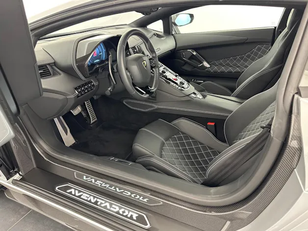 Lamborghini Aventador S LP740-4 Coupé E-Gear