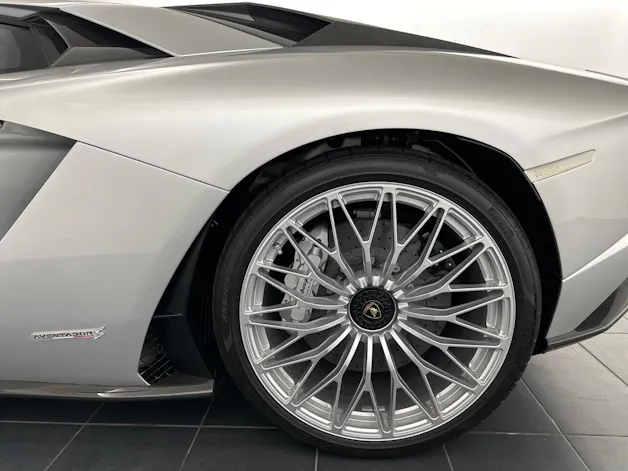 Lamborghini Aventador S LP740-4 Coupé E-Gear