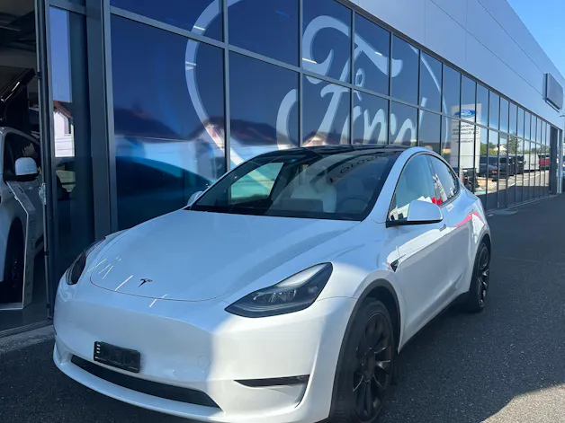 Tesla Model Y Long Range D