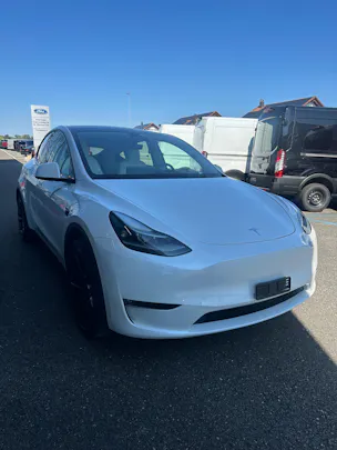 Tesla Model Y Long Range D