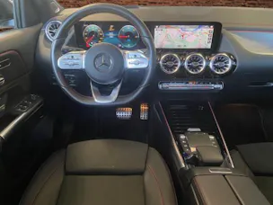 Mercedes-Benz EQA 300 4M Swiss Star AMG