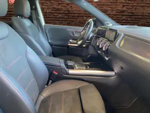Mercedes-Benz EQA 300 4M Swiss Star AMG