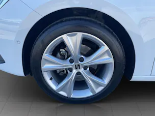 SEAT Leon 1.5 eTSI mHEV DSG FR