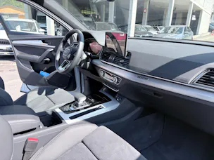 Audi Q5 40 TDI Black Edition quattro S-tronic *CH-Fahrzeug m. Servicepaket+Garantie*