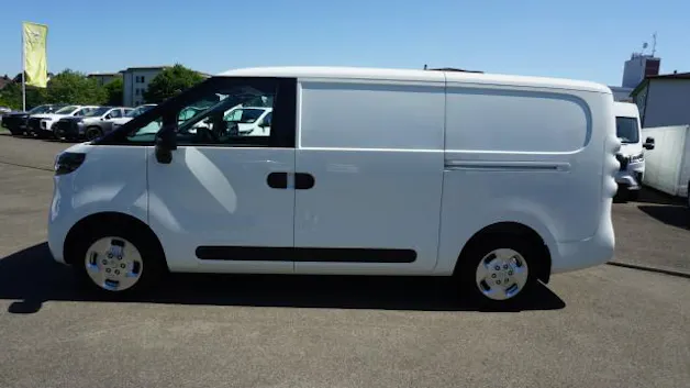 Maxus eDeliver 5 L1 64kWh
