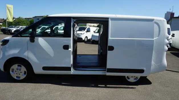 Maxus eDeliver 5 L1 64kWh