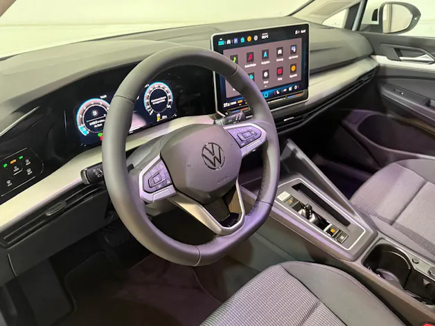 VW Golf 1.5 e TSI mHEV Basis DSG